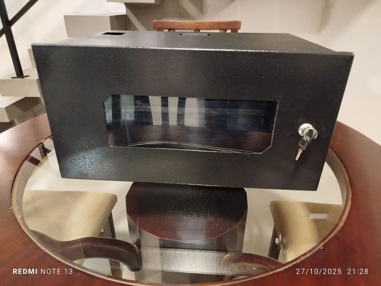 VENDO RACK DE REDE COM 1 PRATELEIRA REGILÁVEL