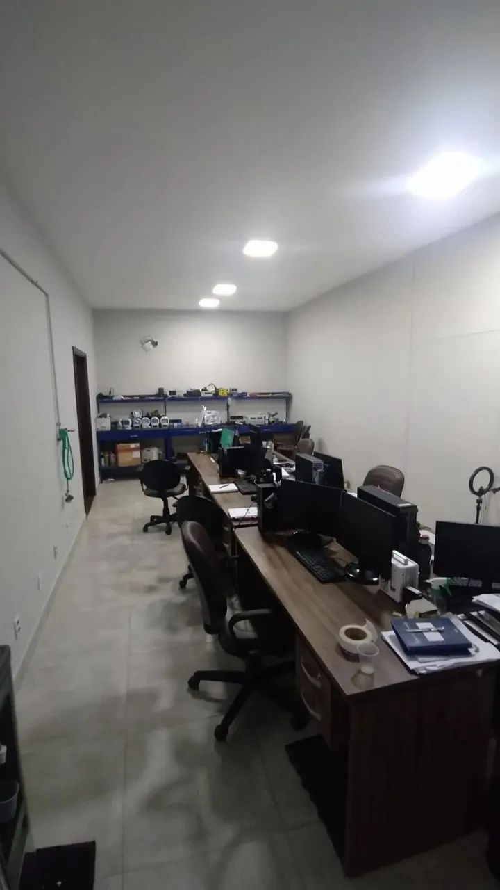 Casa Comercial Bem Localizada no Jardim Cuiabá