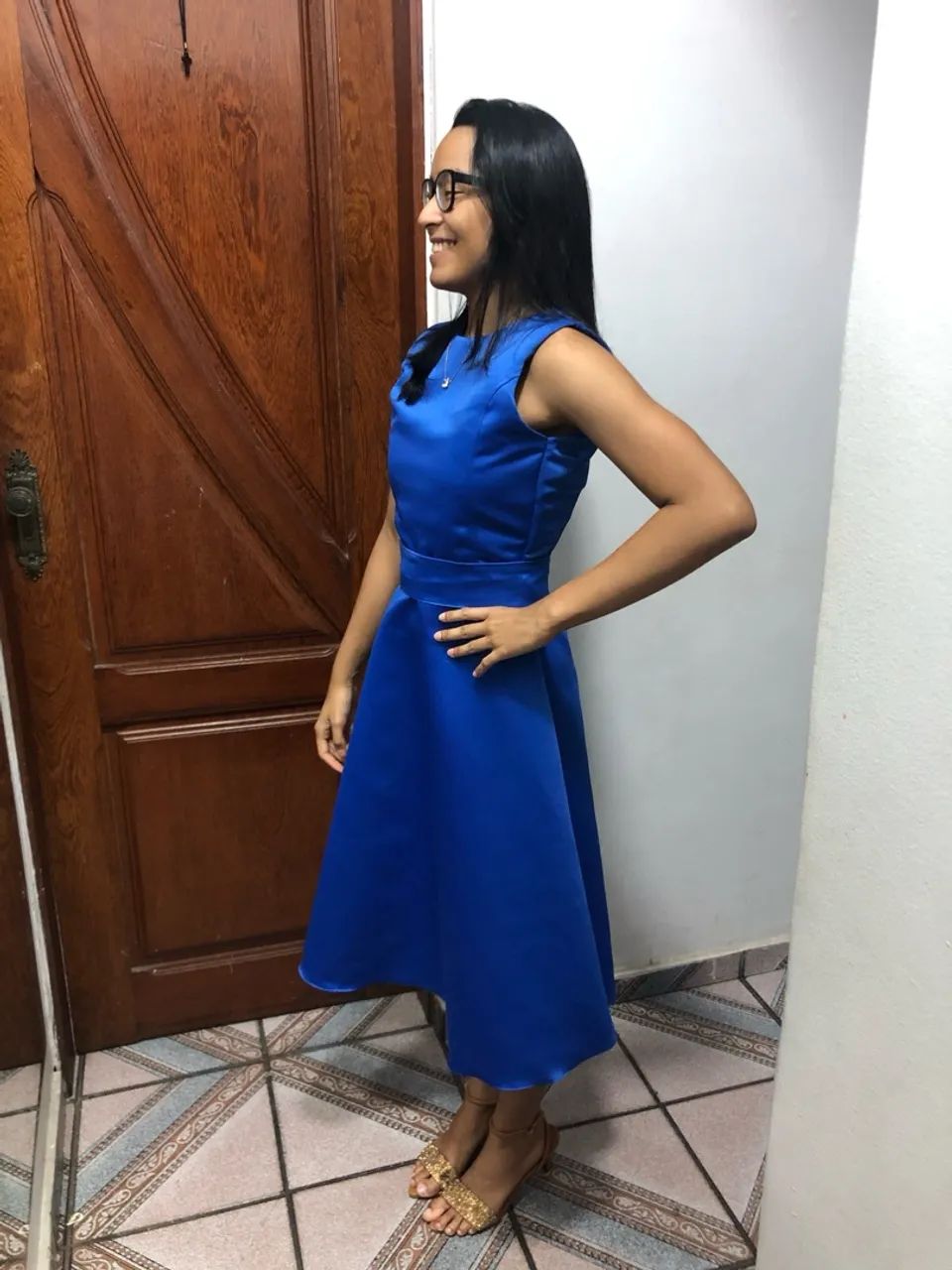 Lindo vestido azul para ocasiões especiais
