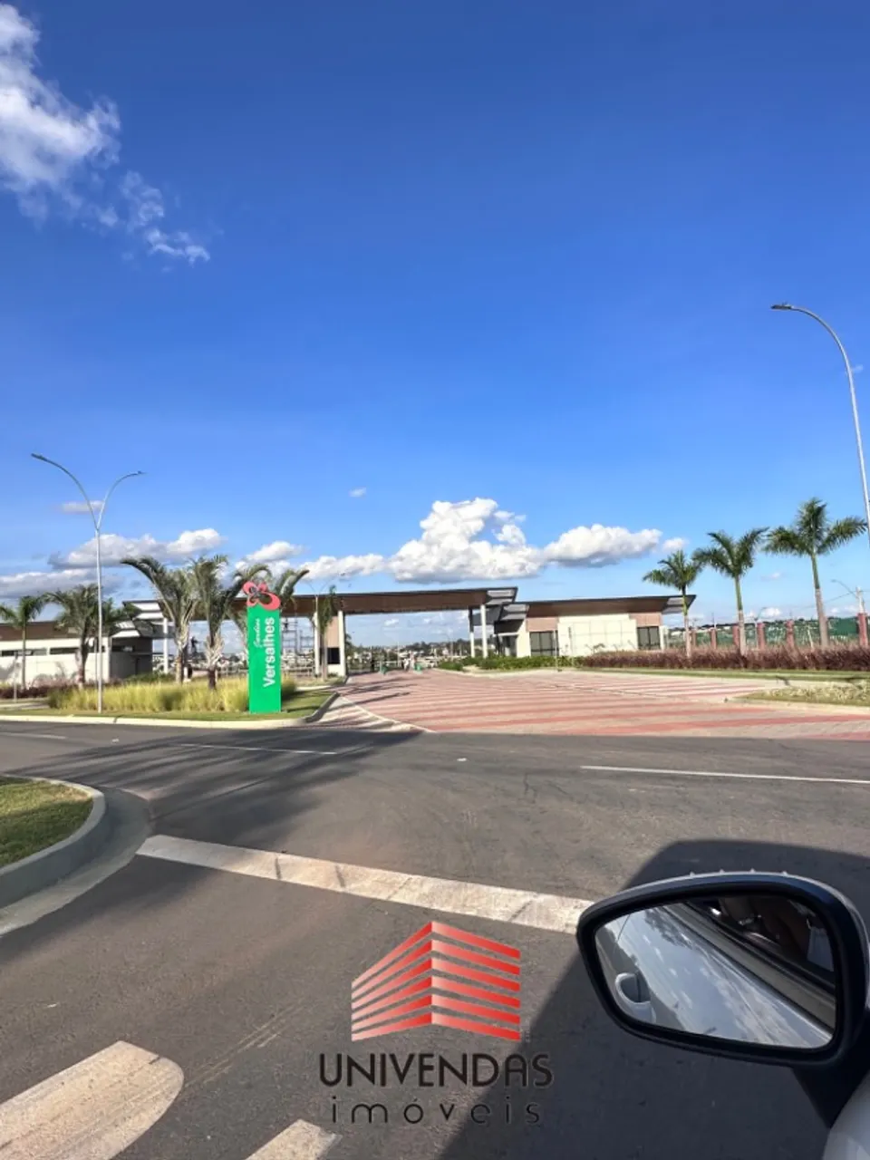 LOTE EM CONDOMÍNIO FECHADO - JARDINS