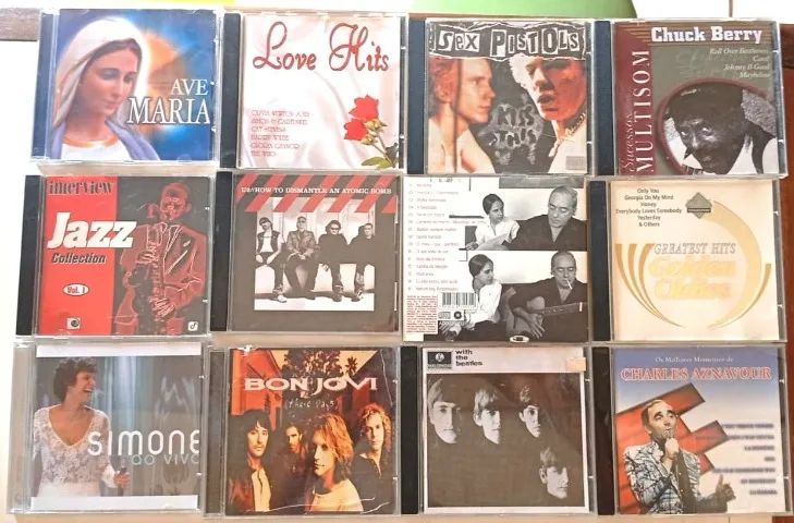 só r$ 400.-são 210 cds originais nac e internacionais muito novo