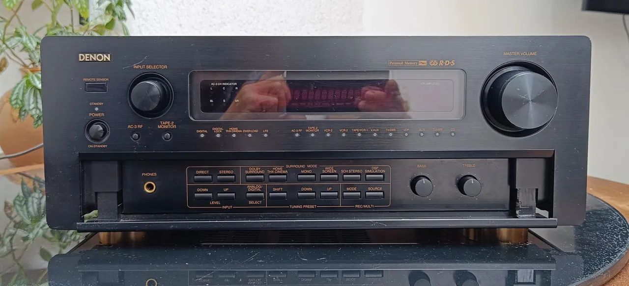 Denon AVP-8000 Pré-amplificador/sintonizador AV Surround THX