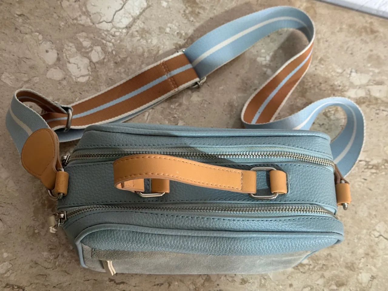 Bolsa Arezzo Azul com Alça de Listras de couro - Foto 4