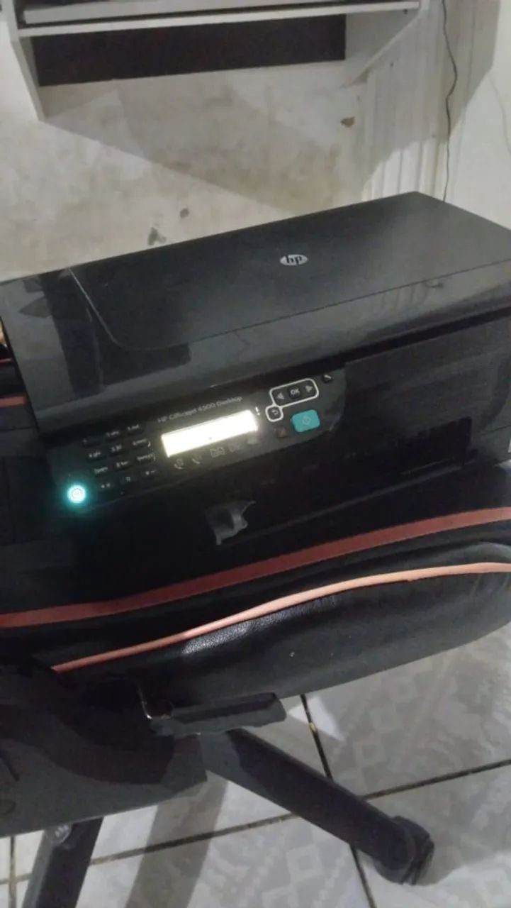 Impressora HP Deskjet 4500 Em perfeito estado já vem com os cabos