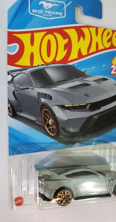 Miniatura Hot Wheels Ford Mustang GTD 2025 - Foto 2