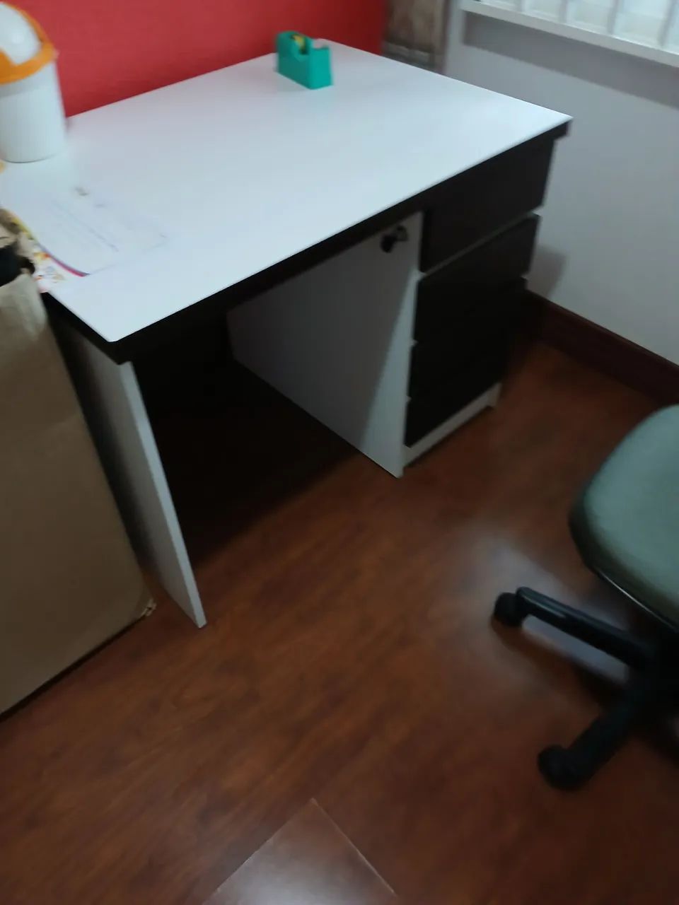 Mesa de Escritório Branca com Gavetas - Foto 2