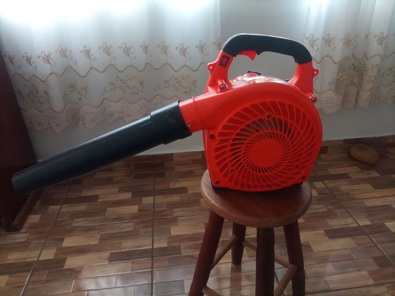 Soprador de folhas a gasolina