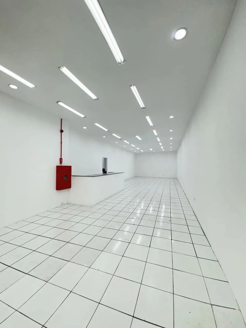 Ponto comercial/Loja/Box para aluguel possui 400 metros quadrados - Foto 4