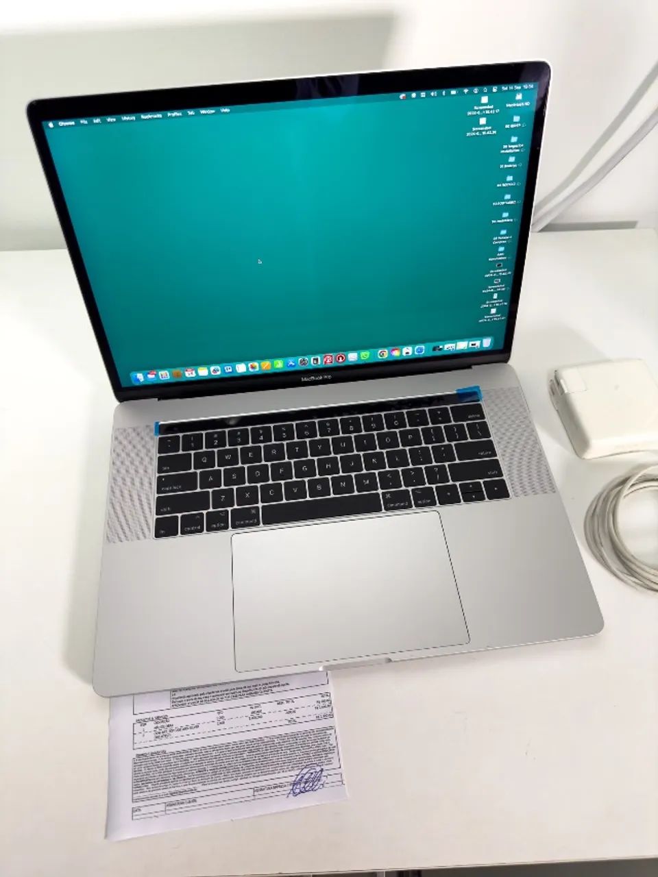 MacBook Pro 15 2017, quadcore i7 2,8 GHz Intel com topcase e