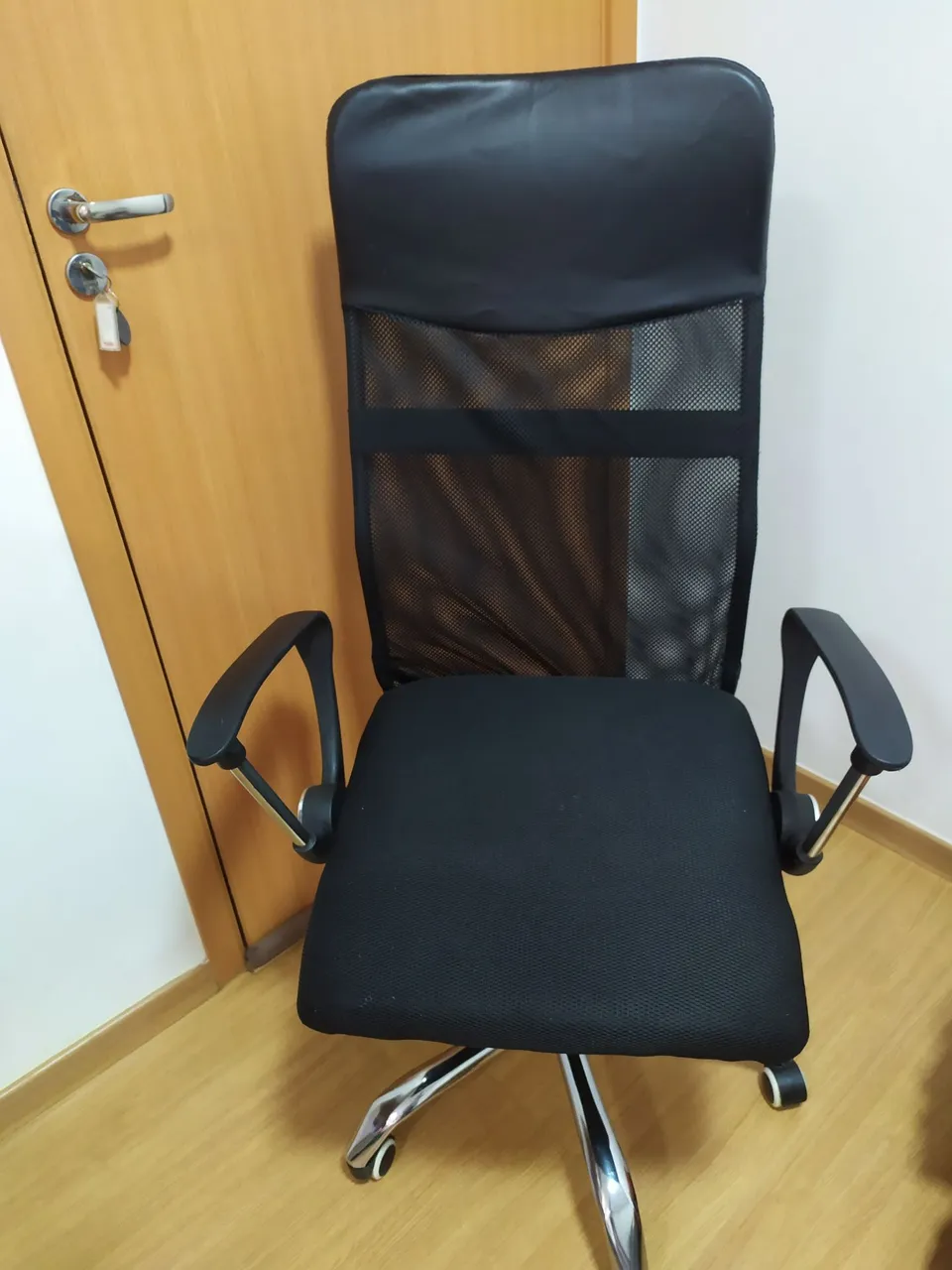 Cadeira Escritório Executiva Presidente Giratória Ergonômica<br>por Led Tools