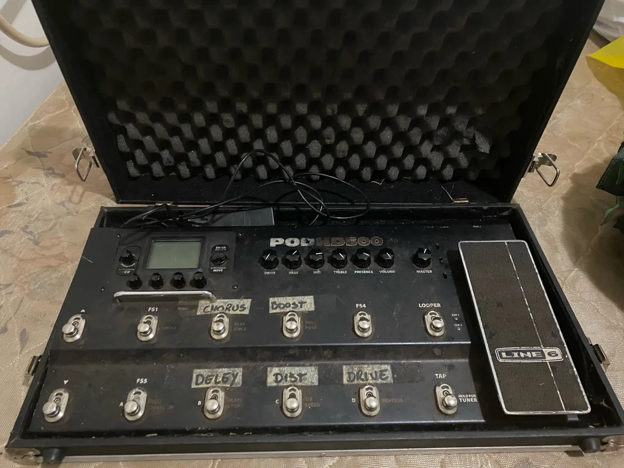 Pedaleira Line 6 POD HD 500 fonte 110v