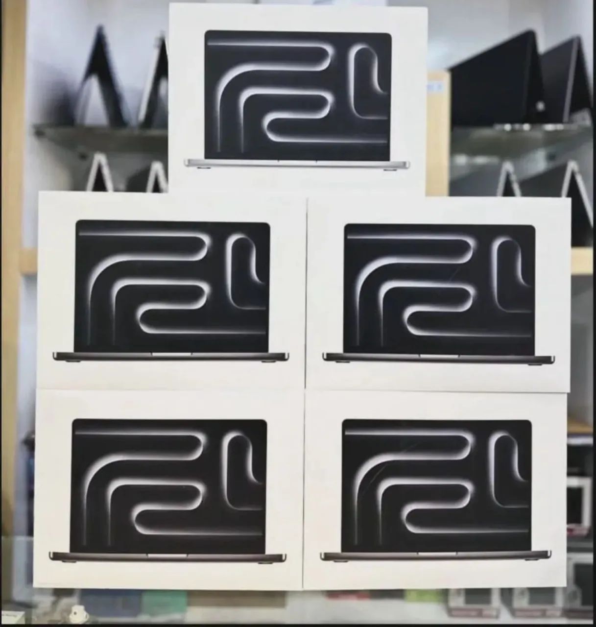 MACBOOK PRO M3 - Foto 2