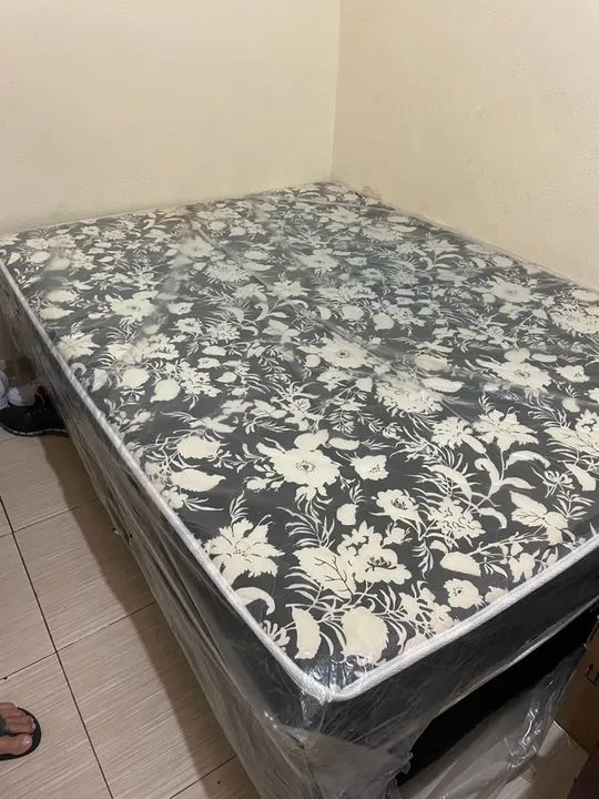 Cama Box Padrão com colchão em ótimo estado - Foto 3