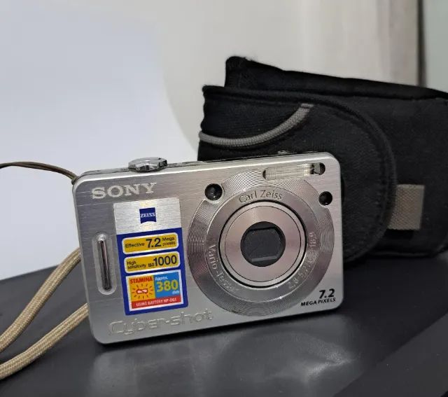 Sony Câmera digital Cybershot DSCW70 7,2MP com zoom óptico 3x