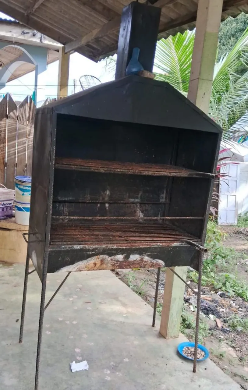 Churrasqueira de metal 500 reais