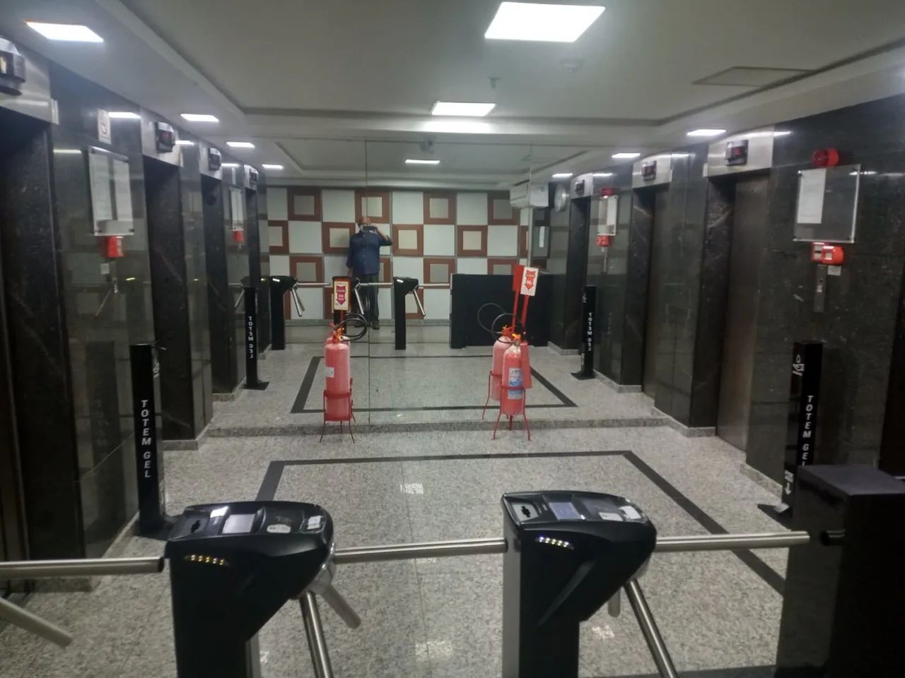 Sala/Conjunto para aluguel com 260 metros quadrados em Centro - Rio de Janeiro - RJ