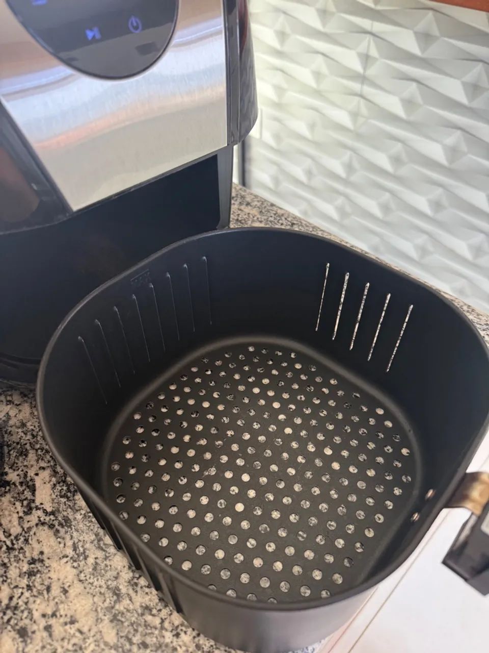 Fritadeira Elétrica Air Fryer Britânia digital, 5 litros - Foto 5