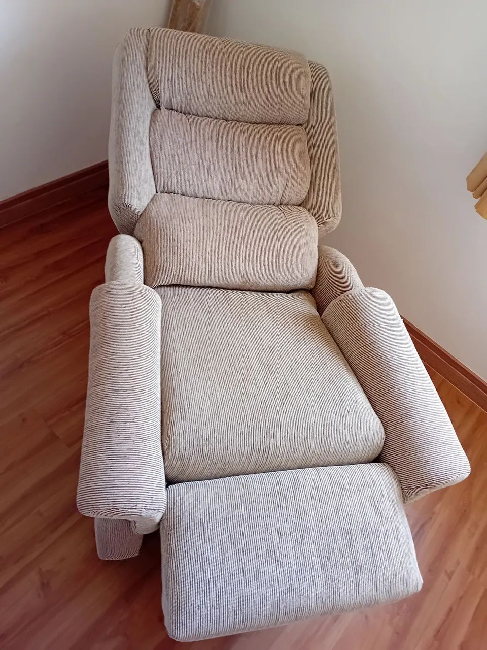 Poltrona reclinavel seminova (sem uso) - Foto 3
