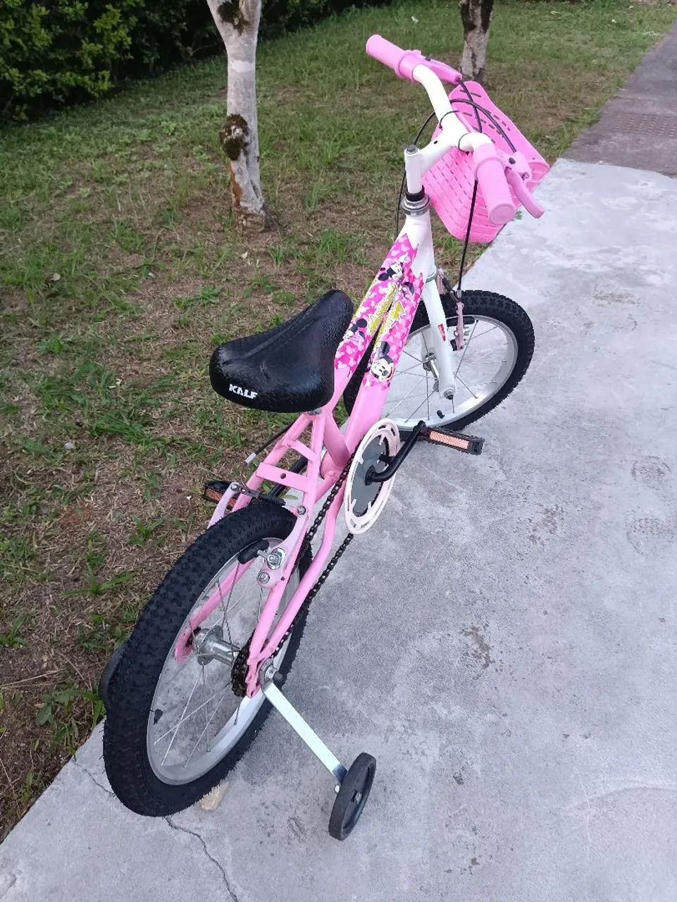 Bicicleta Infantil aro 16 com cestinha e rodinhas - Foto 3