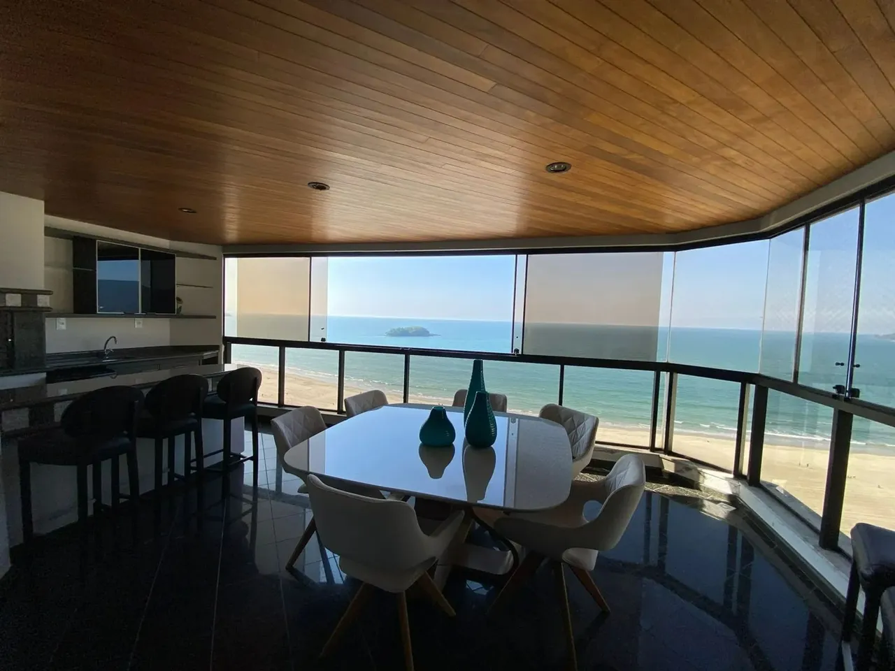 Apartamento Frente Mar Decorado com 4 Quartos Aluguel anual Balneário Camboriú