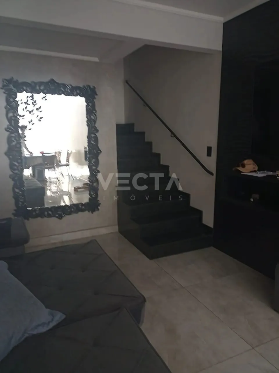Sobrado de Esquina no Condomínio Villa Borghese I 2 Dormitórios, Escritório e Churrasquei