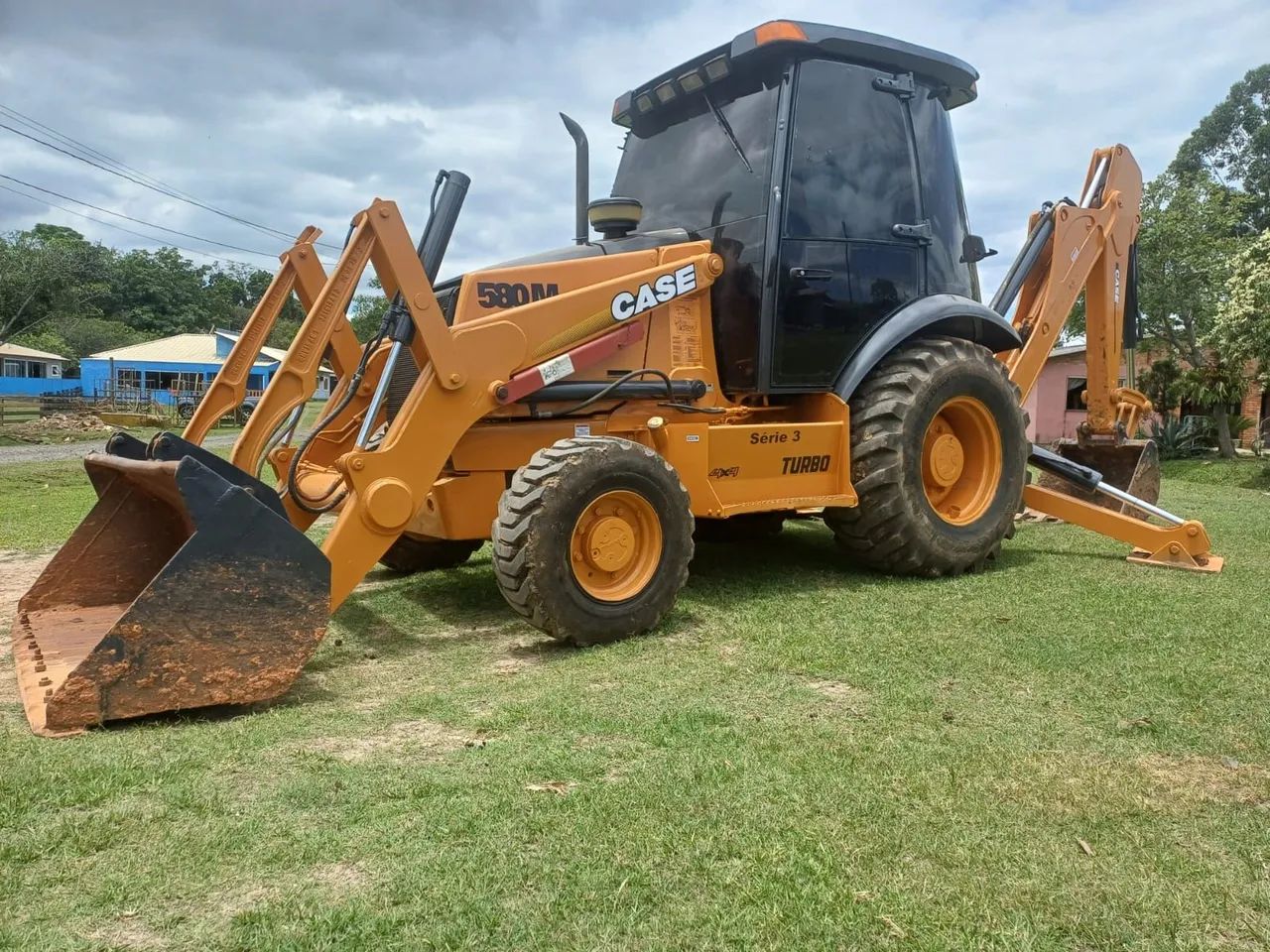 Retro Case 580 M 4x4  gabinada 