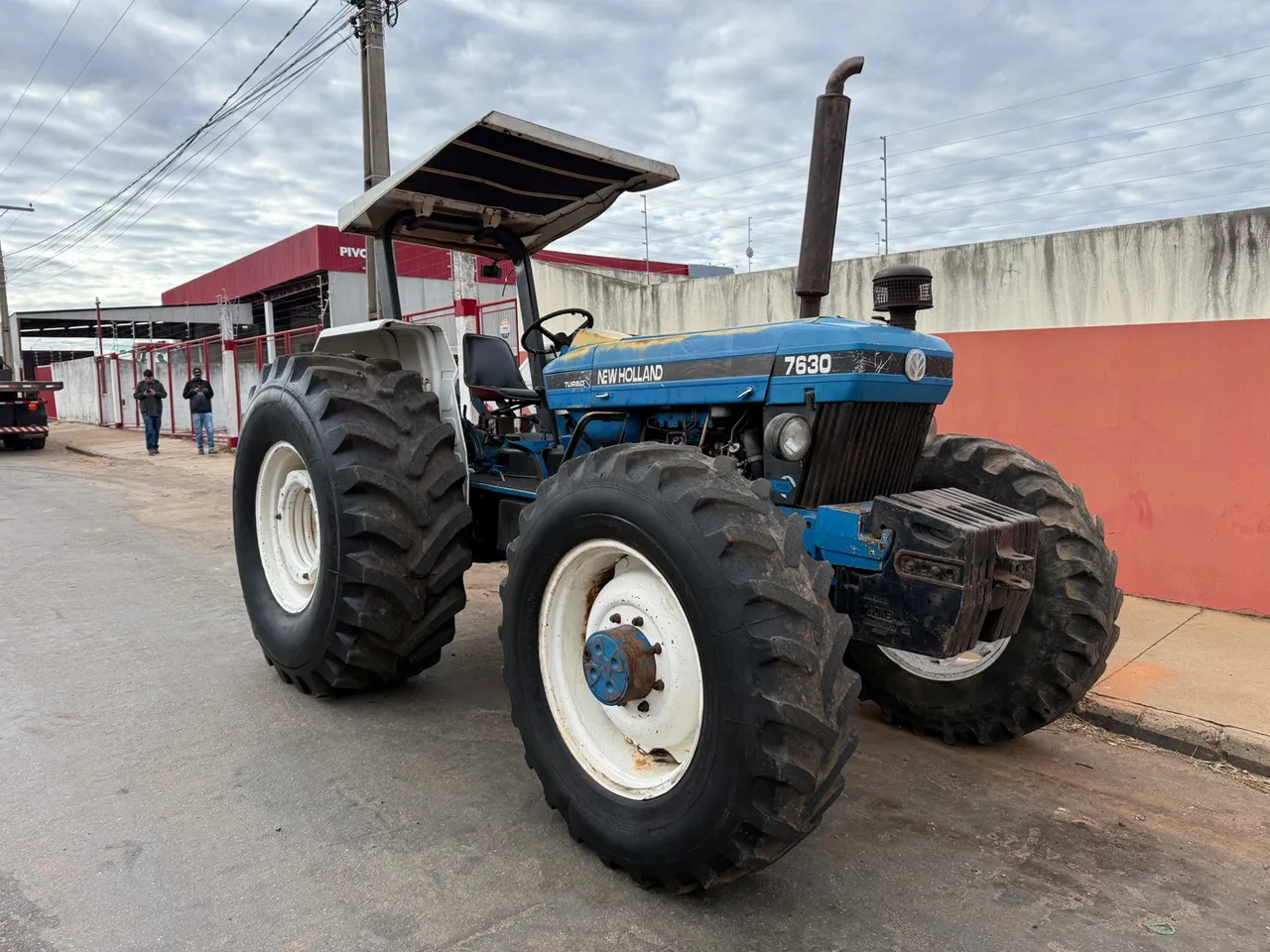 Trator New Holland 7630 Turbo 4x4 ano 2002