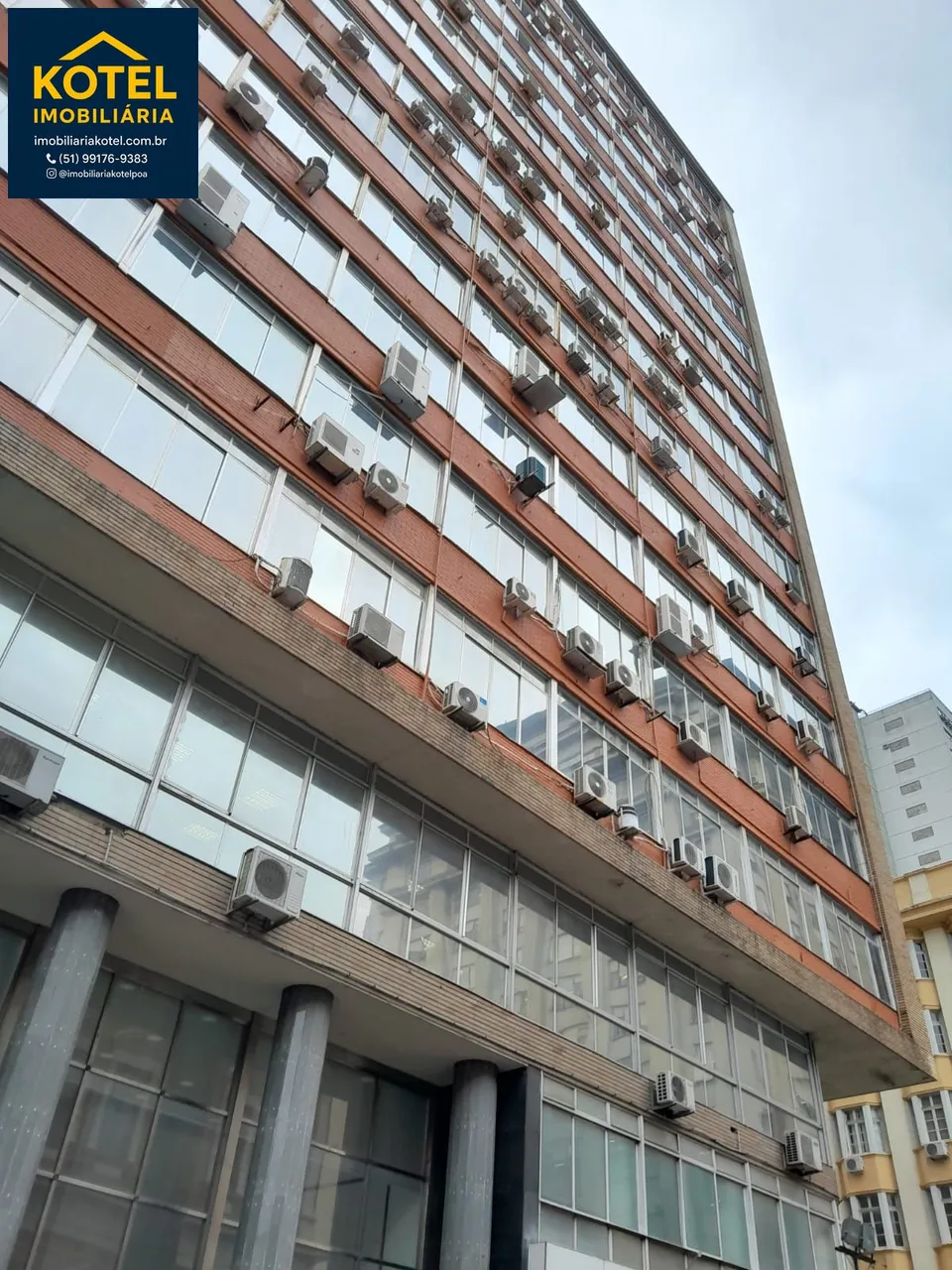 Salas com meio andar,para empresas ou órgãos públicos com 262,41m2 ,Centro