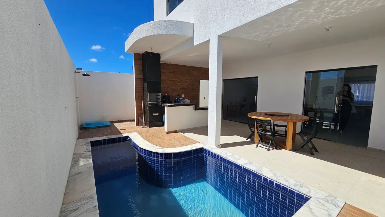 Sobrado com piscina, 5 quartos