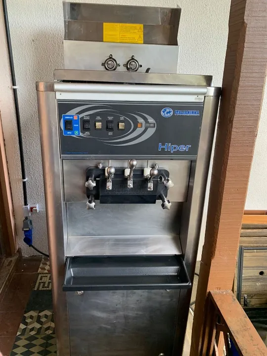 Maquina de Sorvete Expresso Italianinha Hiper