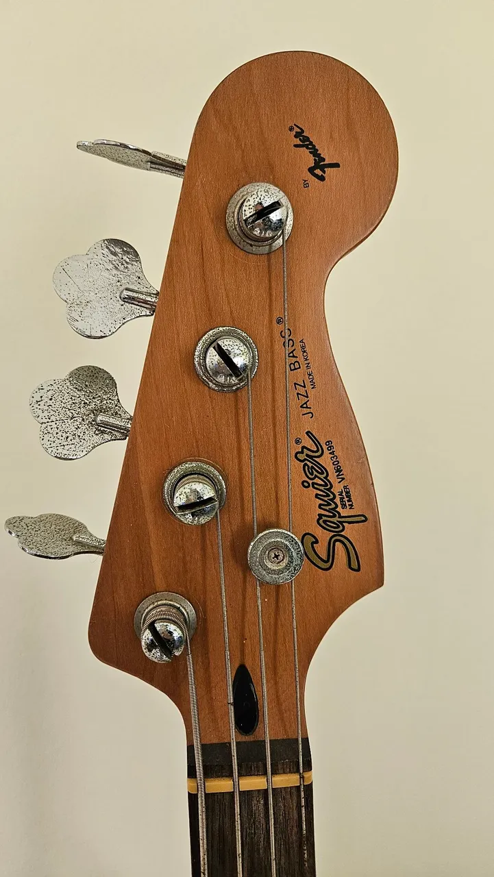 fender squier jazz bass