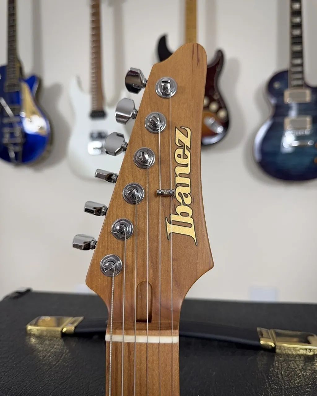 Guitarra Ibanez Prestige Az2204B - Black Japan - Instrumentos