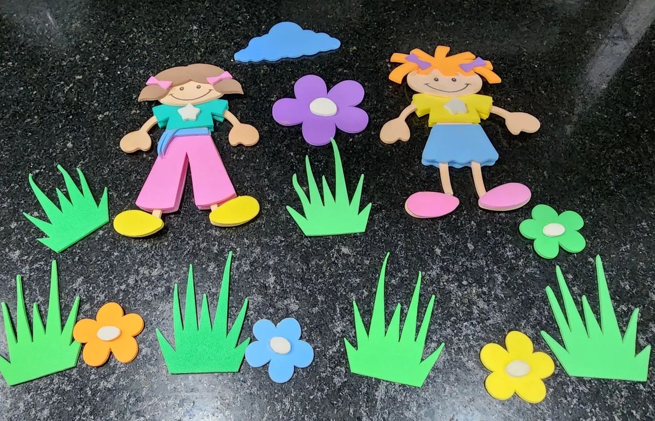 Kit de EVA: 14 itens Flores, gramas, bonecas e nuvem
