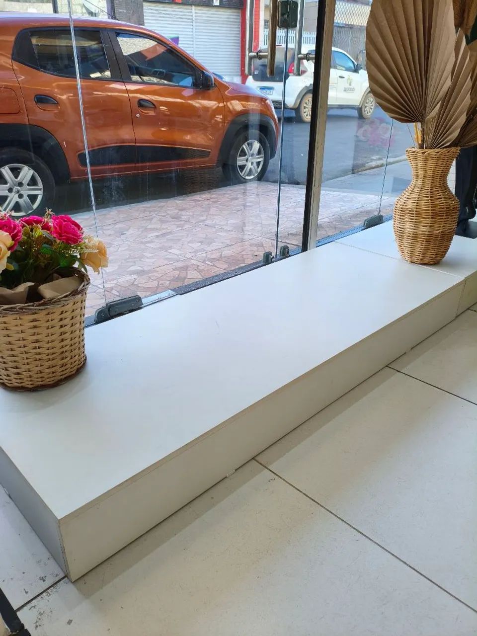 Base Vitrine de Loja em MDF branco  - Foto 3