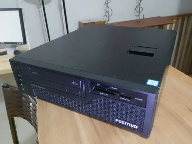 Gabinete slim Positivo com fonte mini ATX com leitor de cartões de DVD/RW