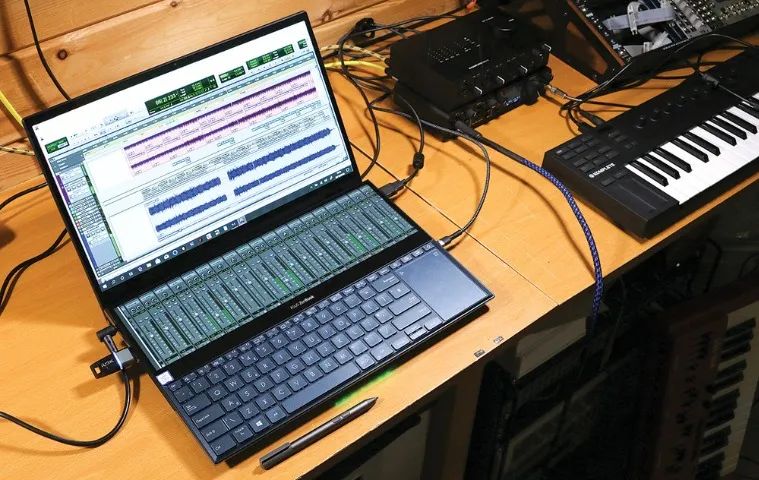 Notebook Asus GAMER - i7 Placa de video Rtx 2060 16 GB 1 TB 2 telas 4k  - Foto 5