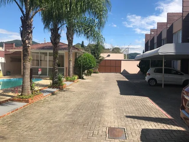 Aluguel Sobrado 2 Suítes 2 Vagas Condomínio Fechado