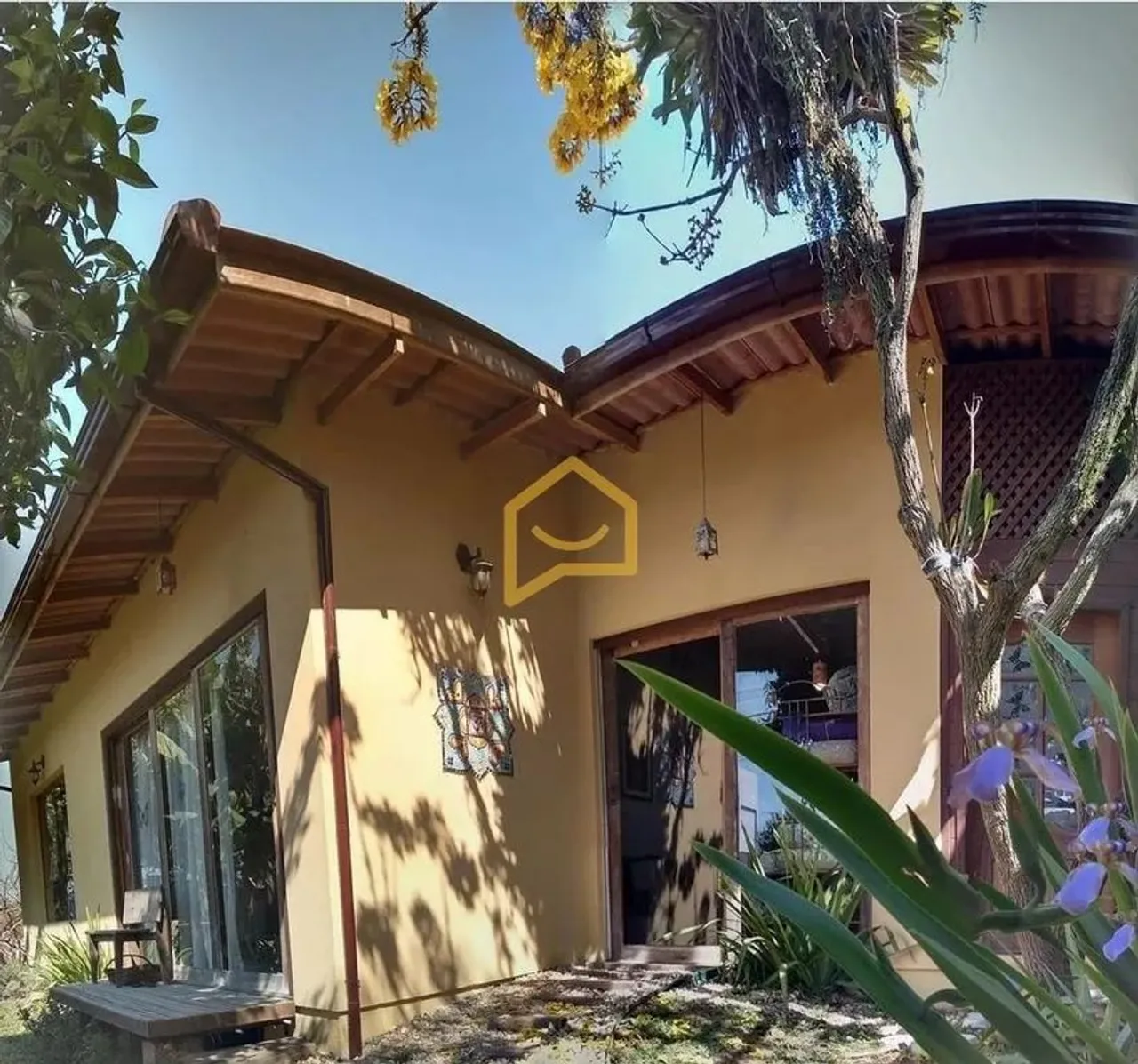 Casa à Venda em Campeche, Florianópolis - SC