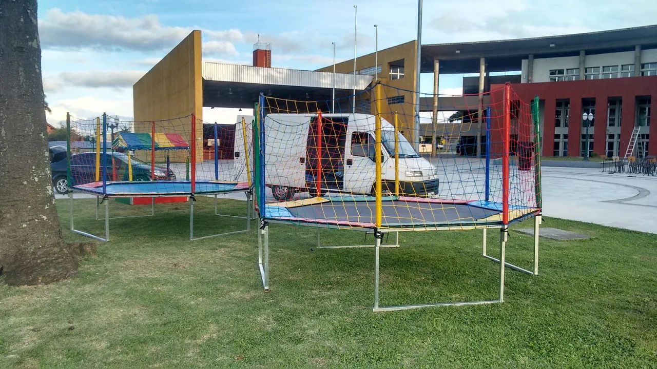 Cama elástica e piscina de bolinhas essa dupla faz sucesso  - Foto 2