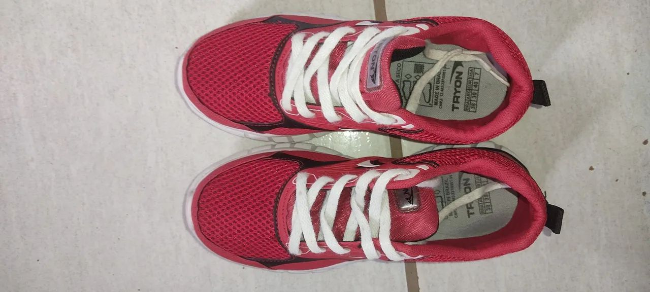 Tênis Esportivo Vermelho - Foto 2