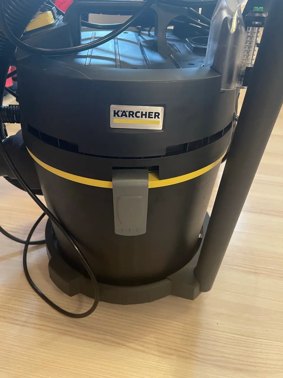 Extratora Kärcher - Limpeza Profissional de Estofados, Sofás, Carros e Ambien - Foto 3