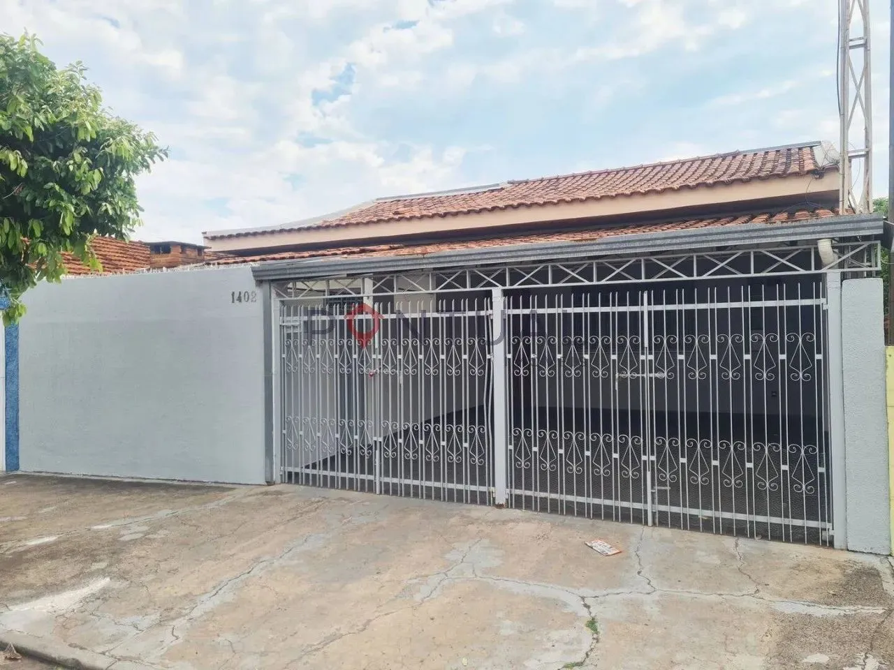 Casa bem localizada para alugar em Marília-SP no Bairro Palmital. Visite!