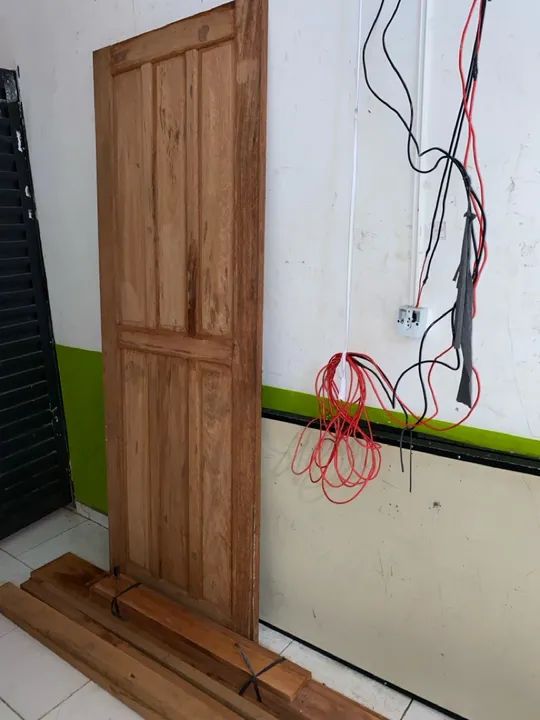 Porta + Aduela nova de madeira. Completa. - Foto 3