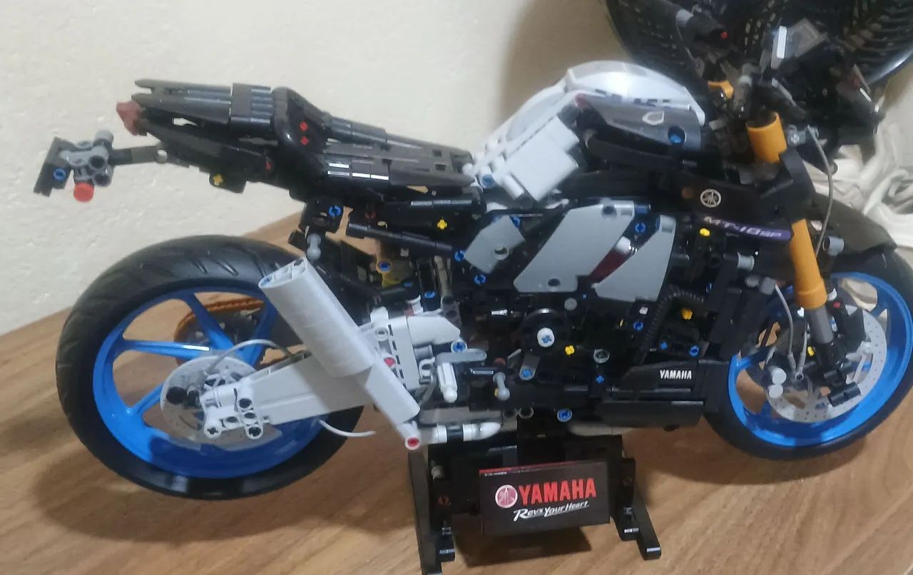 YAMAHA MT10 "LEGO GENERICO" - Foto 3