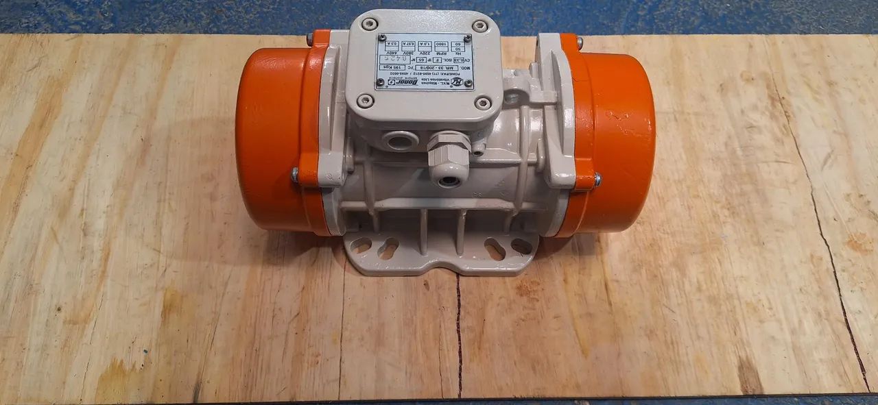 Motovibrador trifásico 0.33cv rpm 1800. - Foto 2