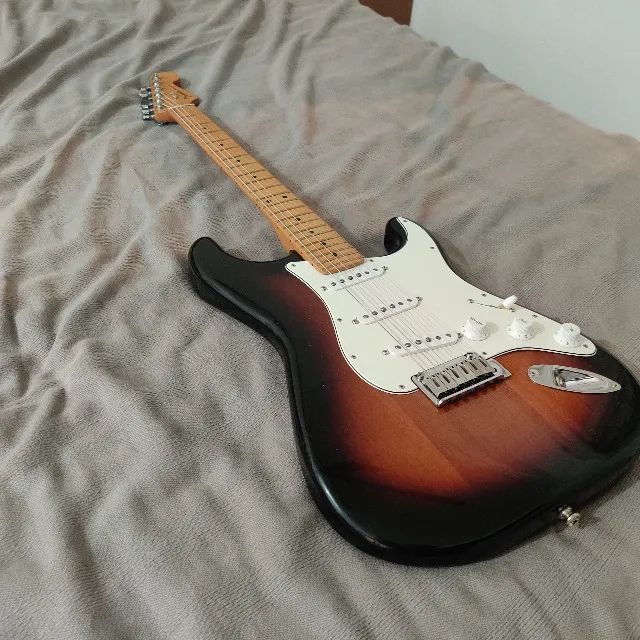 Guitarra Fender Stratocaster Player Plus - Foto 3
