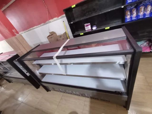 VITRINE NEUTRA POLAR 1.75MT NOVO
