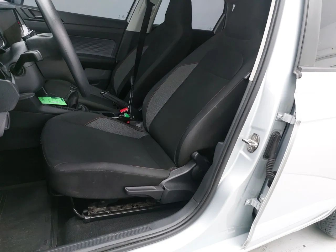 Volkswagen Polo Track 1.0 Flex 12V 5p, foto 16 de 18