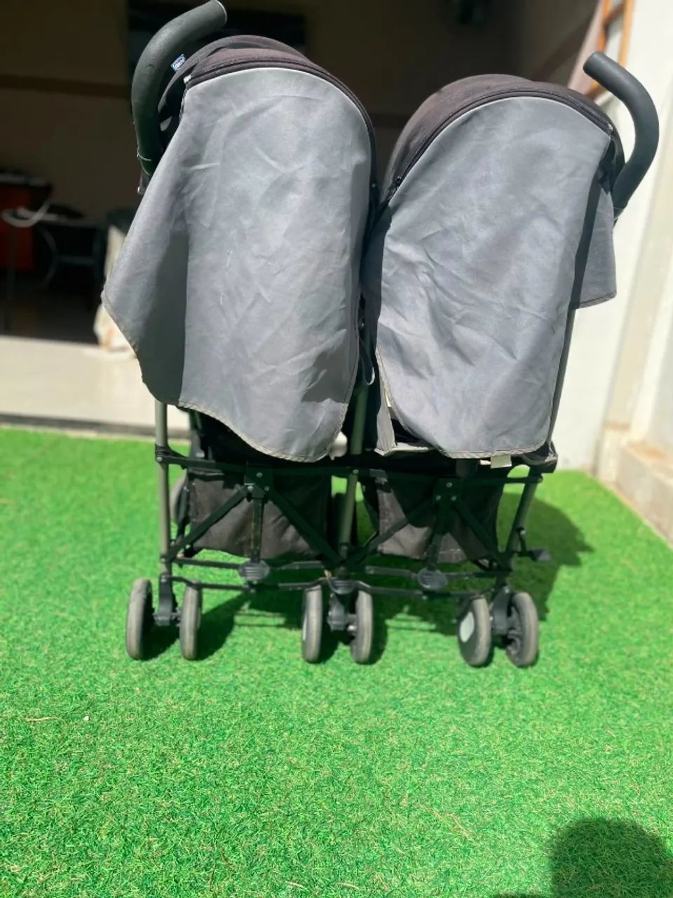 Carrinho de Bebê para Gêmeos Chicco Echo - Excelente Estado - R$ 499 - Foto 5