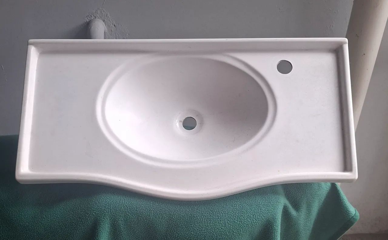 White Kitchen Sink483751885444239361